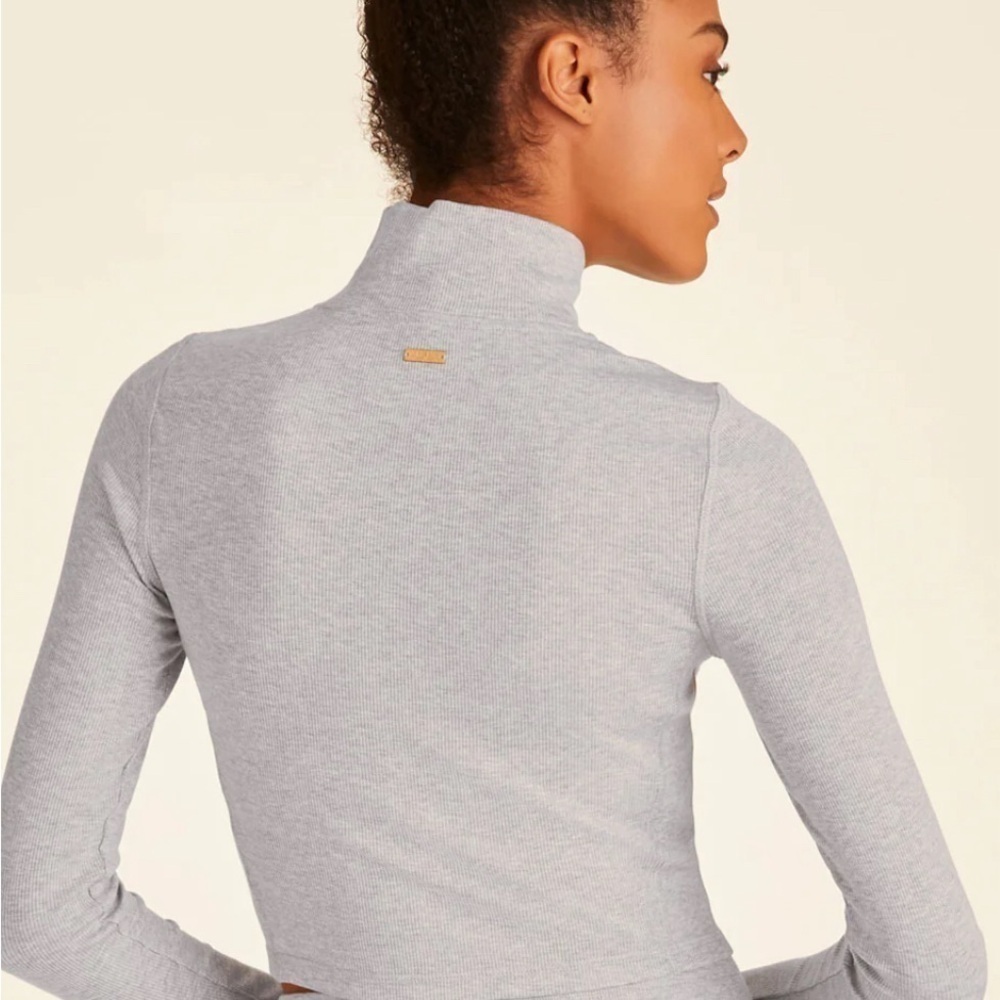 Alala Rise Cropped Zip Up NWT Size XL Retail $135 - Picture 3 of 9